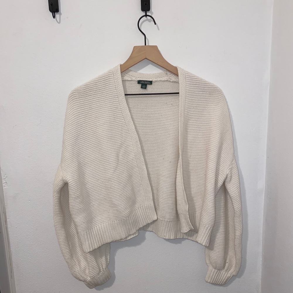 Off white puffed sleeve cropped sweater
